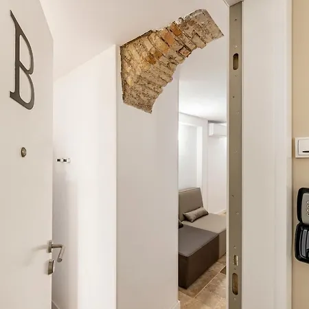 Bajo Interior Sin Ventana En Barri Port Maritim Apartment Tarragona Exterior photo