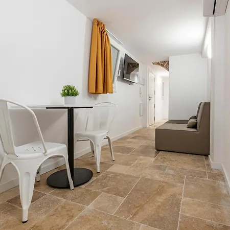Bajo Interior Sin Ventana En Barri Port Maritim Apartment Tarragona Exterior photo