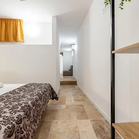 Bajo Interior Sin Ventana En Barri Port Maritim Apartment Tarragona Exterior photo